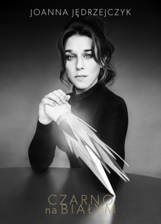 CZARNO NA BIAŁYM Joanna Jędrzejczyk