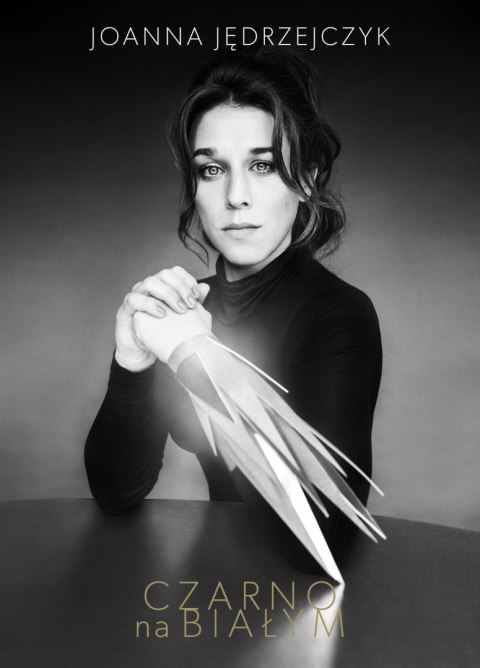 CZARNO NA BIAŁYM Joanna Jędrzejczyk